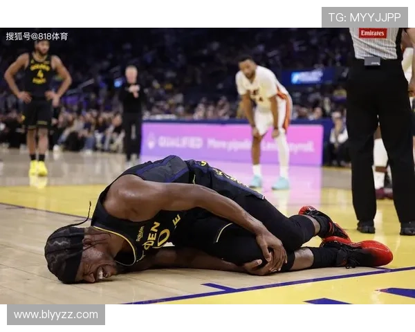 噩梦之夜巴特勒膝伤退场仍带笑